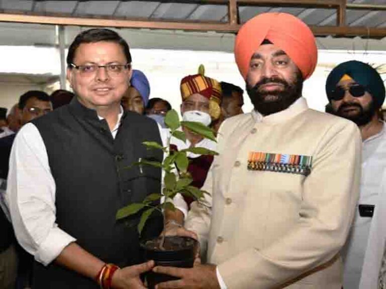 राज्यपाल से शिष्टाचार भेंट कर शुभकामनाएं दी मुख्यमंत्री ने